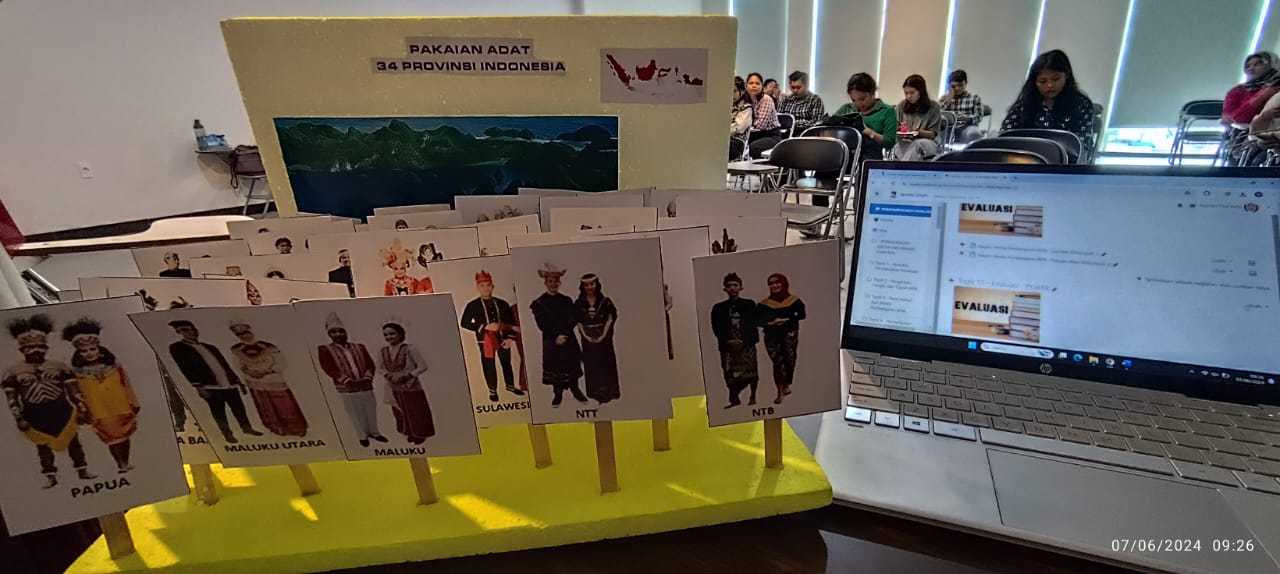 Bahan ajar Pakaian adat